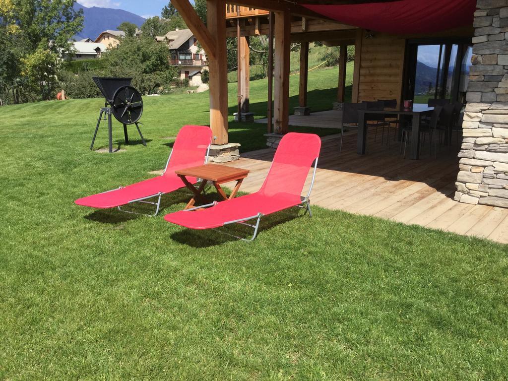 Saint-André-dʼEmbrun 레 샴브레 도렐 B&B 외부 사진