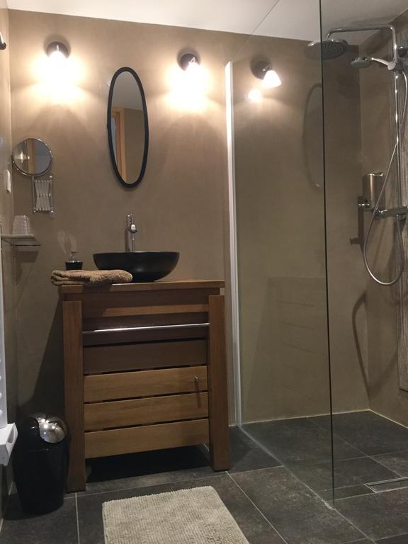 Saint-André-dʼEmbrun 레 샴브레 도렐 B&B 외부 사진