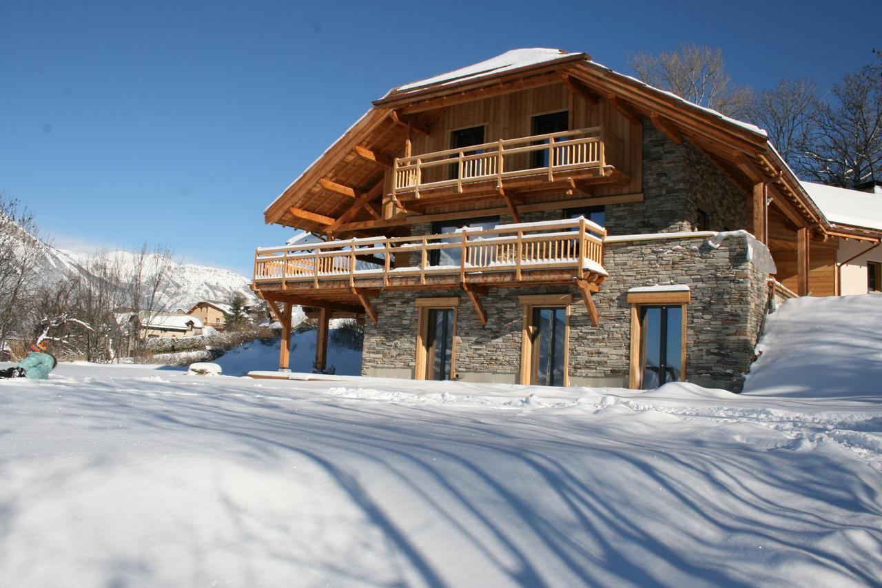 Saint-André-dʼEmbrun 레 샴브레 도렐 B&B 외부 사진